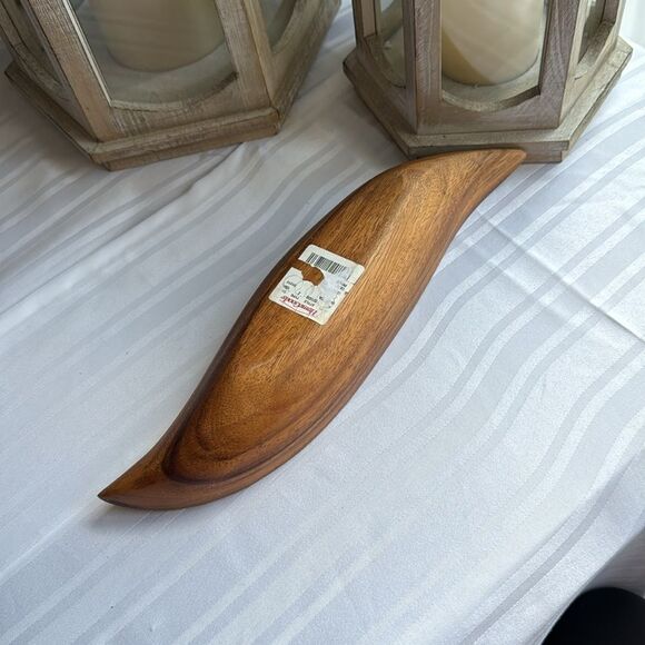 Elegant Wooden Decorative Bowl - Picture 7 of 7